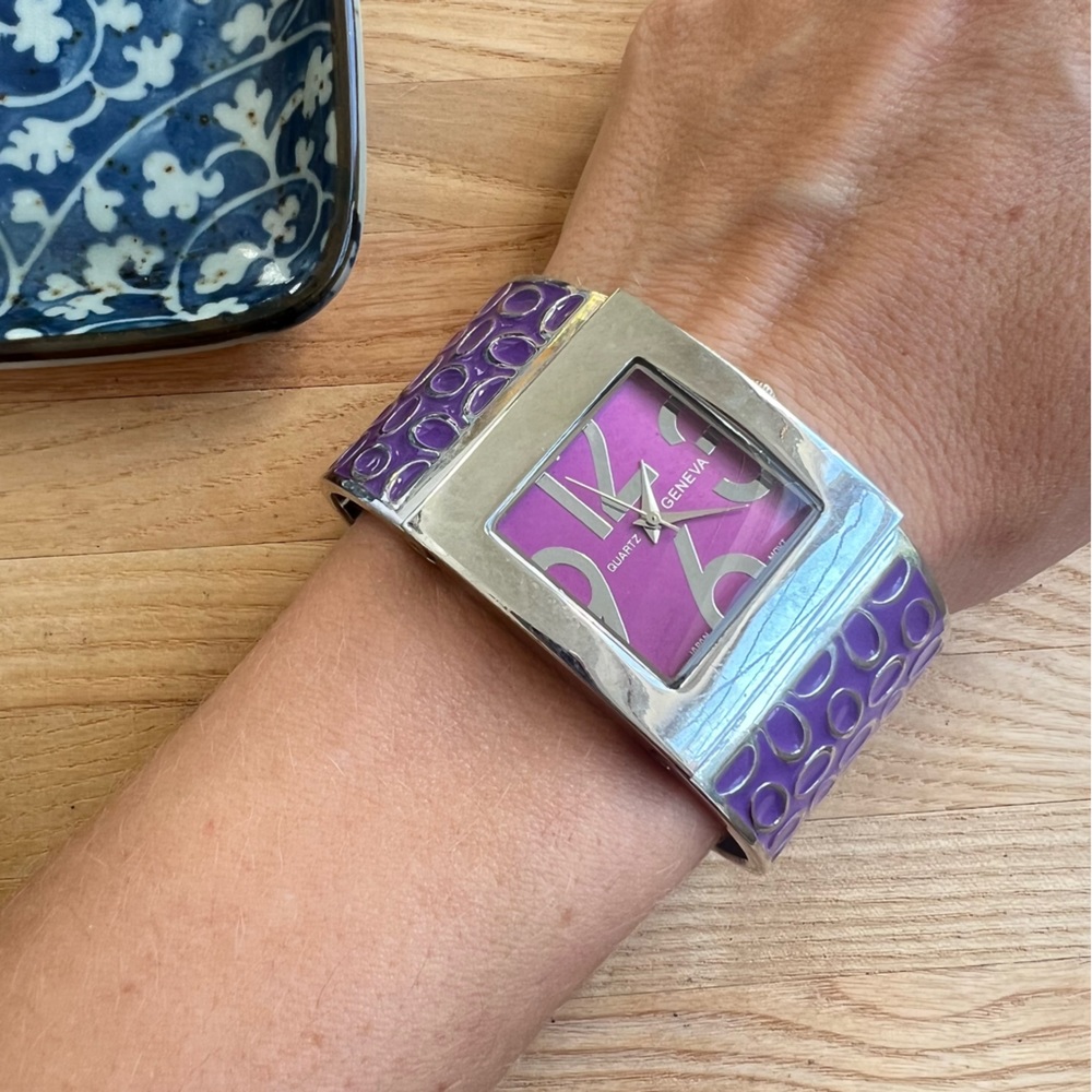 Geneva ladies silver tone purple cuff bracelet fashion watch NEW BATTERY